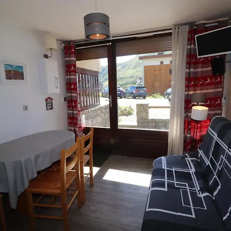 Rénové Proche Pistes Et Commerces Avec Balcon - Fr-1-502-425 Apartamento