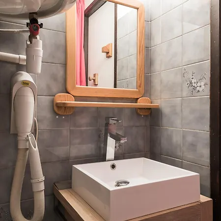Apartment Renove Proche Pistes Et Commerces Avec Balcon - Fr-1-502-425 Tignes