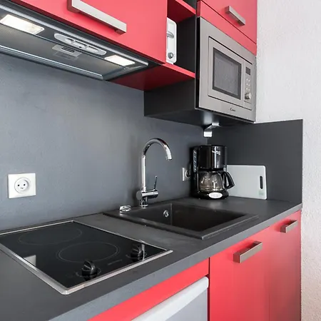 Apartamento Rénové Proche Pistes Et Commerces Avec Balcon - Fr-1-502-425